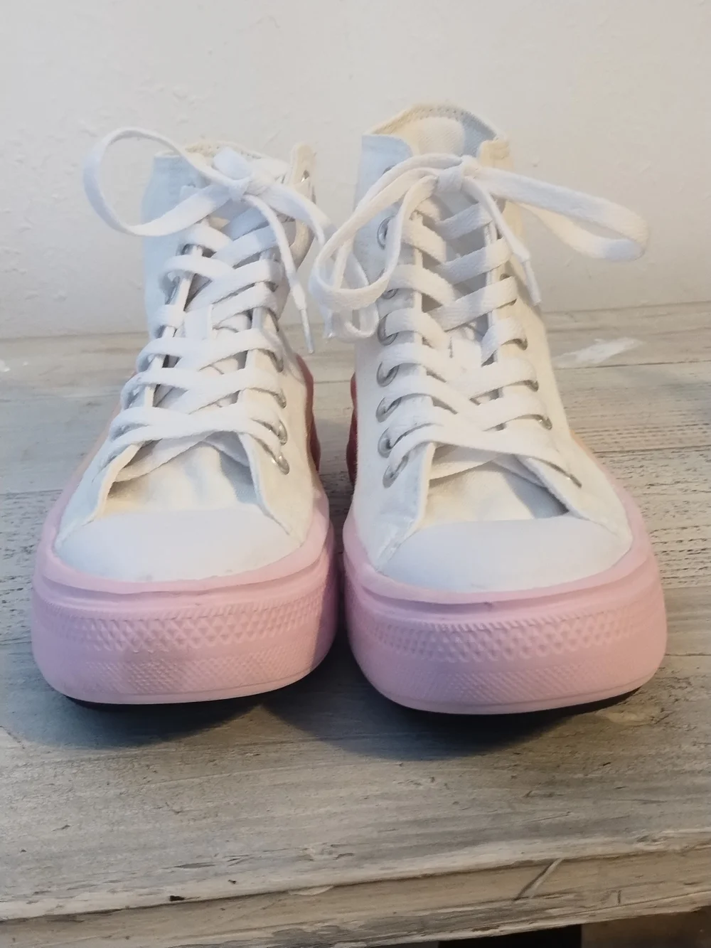 Girl's Fashion Sneakers Converse Chuck Taylor All Star size 4.5 good Platform